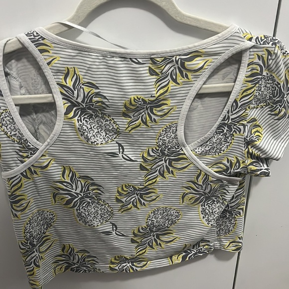 CROP TOP with Pineapple Design 🍍🍍 - Picture 4 of 4